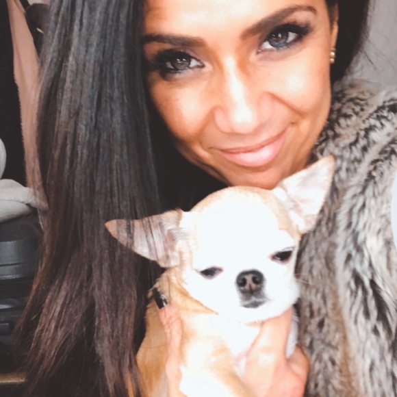 Meet your Poshers, Abby + Porsche ❤️ 🐶 - Picture 6 of 9